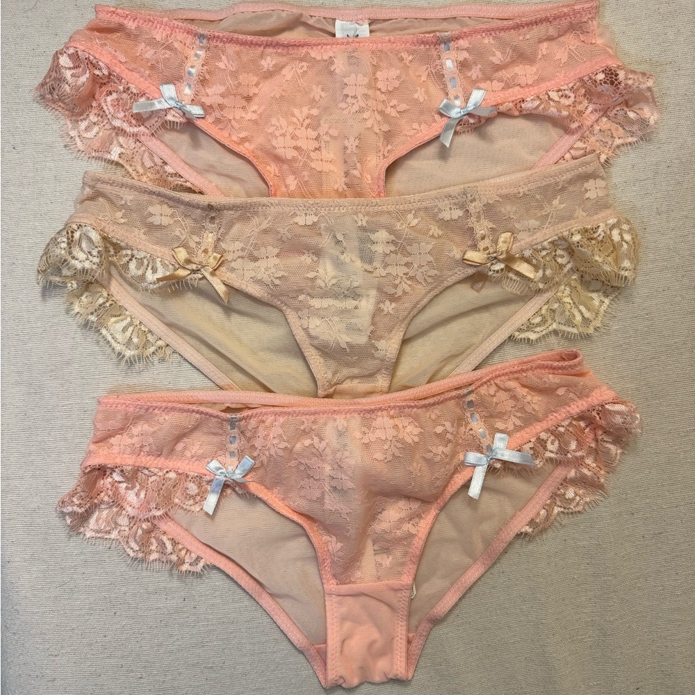 Forever 21 Lace Bikini Briefs in Light Pink & Nude Size Small